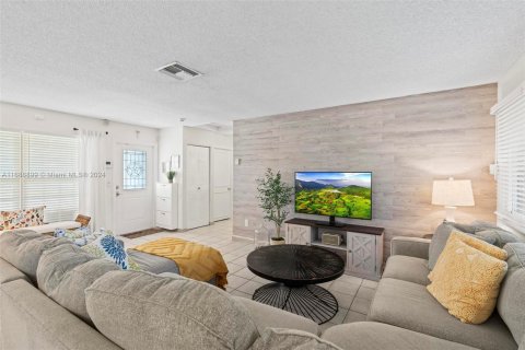 Villa ou maison à vendre à Pembroke Pines, Floride: 2 chambres, 96.15 m2 № 1431430 - photo 12