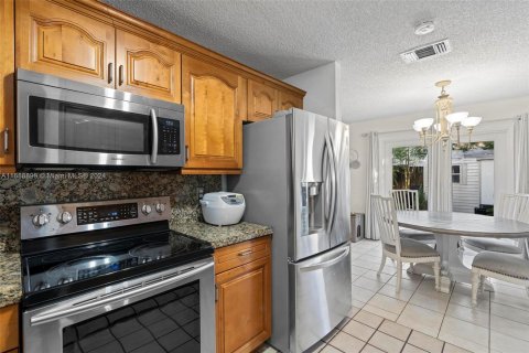 Villa ou maison à vendre à Pembroke Pines, Floride: 2 chambres, 96.15 m2 № 1431430 - photo 17