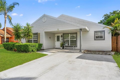 Villa ou maison à vendre à Pembroke Pines, Floride: 2 chambres, 96.15 m2 № 1431430 - photo 5