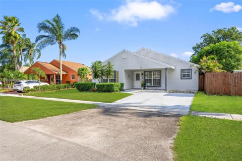 Villa ou maison à vendre à Pembroke Pines, Floride: 2 chambres, 96.15 m2 № 1431430 - photo 3