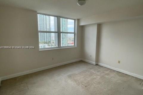 Condo in Miami, Florida, 1 bedroom  № 1384204 - photo 3