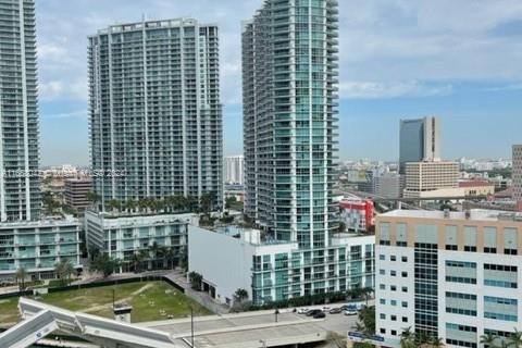 Condo in Miami, Florida, 1 bedroom  № 1384204 - photo 7