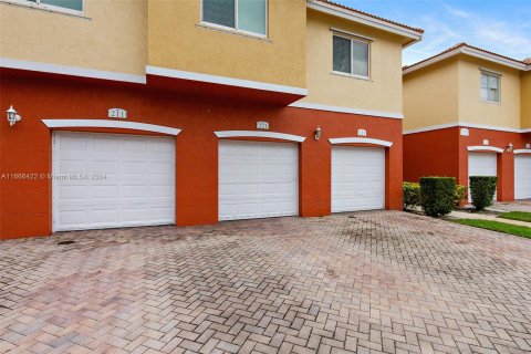 Townhouse in Davie, Florida 3 bedrooms, 131.55 sq.m. № 1384155 - photo 30