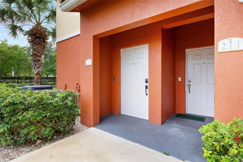 Townhouse in Davie, Florida 3 bedrooms, 131.55 sq.m. № 1384155 - photo 3