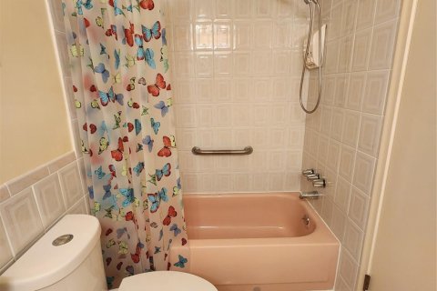 Condo in Lauderhill, Florida, 1 bedroom  № 1185492 - photo 12