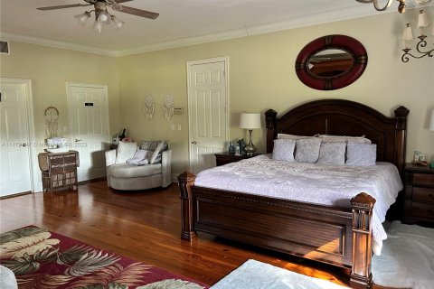 Villa ou maison à vendre à Homestead, Floride: 4 chambres, 498.23 m2 № 783000 - photo 6