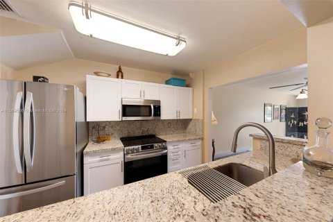 Townhouse in Hollywood, Florida 3 bedrooms, 176.51 sq.m. № 1119645 - photo 27