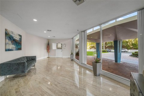 Copropriété à vendre à Pompano Beach, Floride: 2 chambres, 111.48 m2 № 1014122 - photo 3