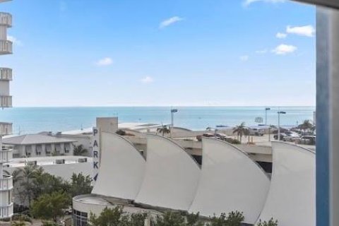 Copropriété à vendre à Pompano Beach, Floride: 2 chambres, 111.48 m2 № 1014122 - photo 1