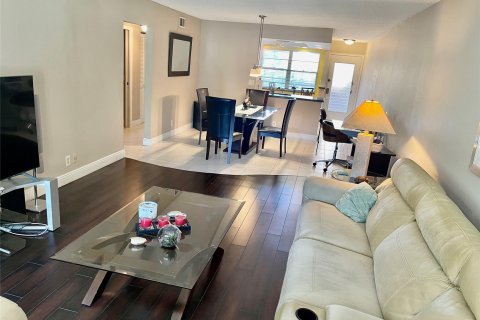 Condominio en venta en Coconut Creek, Florida, 2 dormitorios, 107.86 m2 № 825434 - foto 16