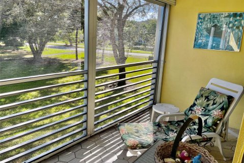 Copropriété à vendre à Coconut Creek, Floride: 2 chambres, 107.86 m2 № 825434 - photo 4