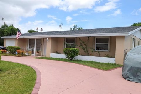 House in Miami, Florida 4 bedrooms, 146.51 sq.m. № 1297885 - photo 2