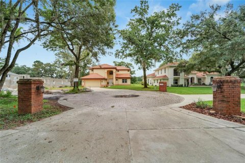 Villa ou maison à vendre à Zephyrhills, Floride: 4 chambres, 301.93 m2 № 1297883 - photo 6