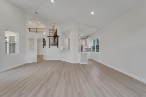 Villa ou maison à vendre à Zephyrhills, Floride: 4 chambres, 301.93 m2 № 1297883 - photo 12