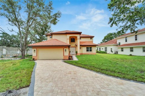 Villa ou maison à vendre à Zephyrhills, Floride: 4 chambres, 301.93 m2 № 1297883 - photo 3