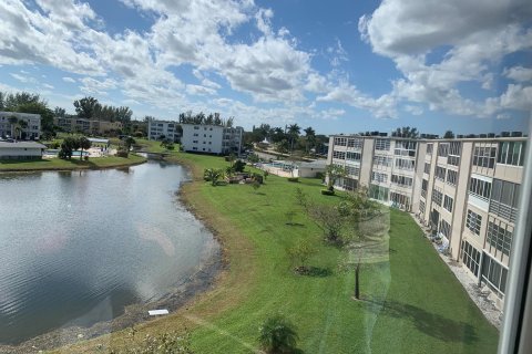 Condo in West Palm Beach, Florida, 2 bedrooms  № 1014086 - photo 5