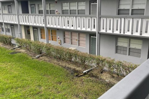 Condo in Boca Raton, Florida, 1 bedroom  № 430501 - photo 15