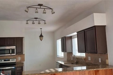 Casa en venta en Tampa, Florida, 4 dormitorios, 263.56 m2 № 1084427 - foto 10