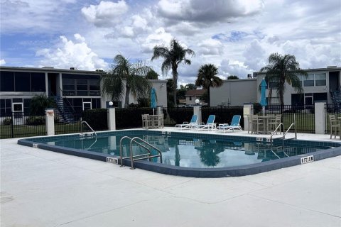 Condo in Kissimmee, Florida, 1 bedroom  № 1335931 - photo 14