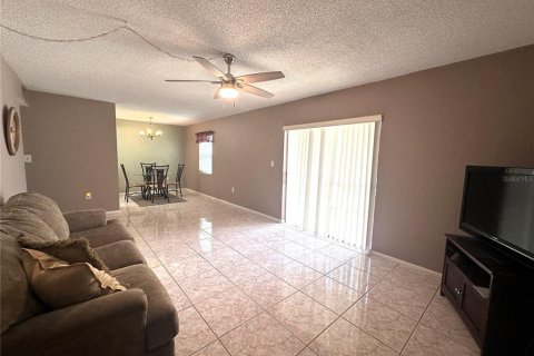 Condo in Kissimmee, Florida, 1 bedroom  № 1335931 - photo 3