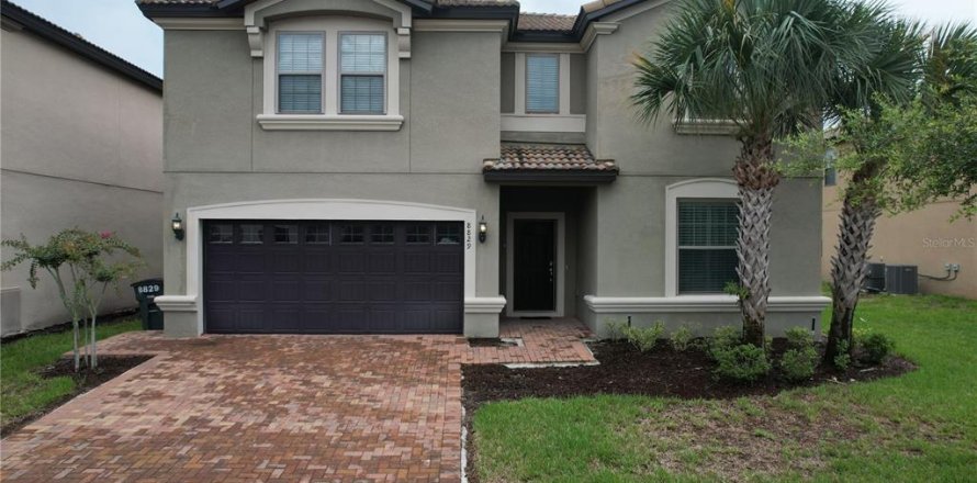 House in Kissimmee, Florida 9 bedrooms, 407.93 sq.m. № 1335964