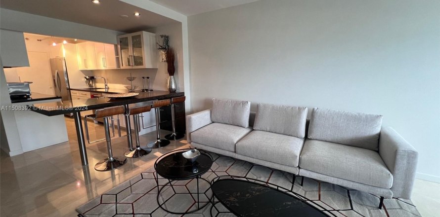 Condo in Miami Beach, Florida, 1 bedroom  № 929550