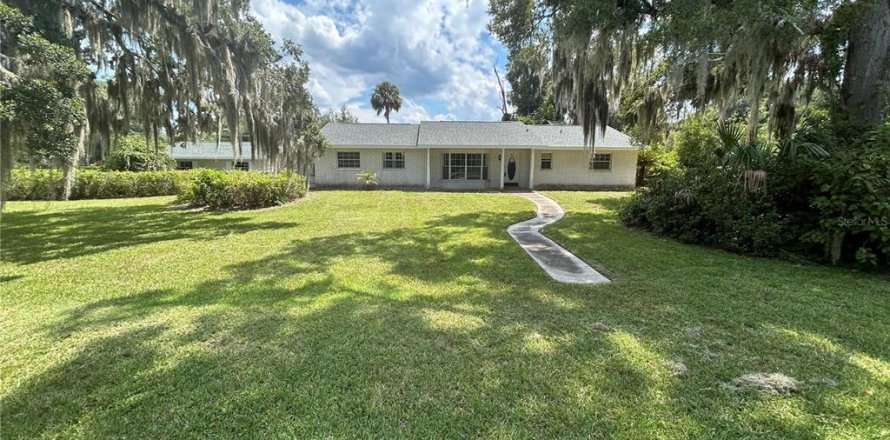 House in DeLand, Florida 3 bedrooms, 212.37 sq.m. № 1335520