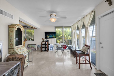 Condo in Fort Lauderdale, Florida, 2 bedrooms  № 1007694 - photo 23