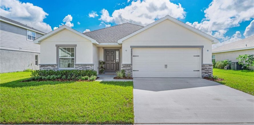 House in Lakeland, Florida 4 bedrooms, 184.88 sq.m. № 1344030