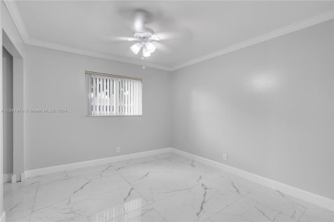 House in Fort Lauderdale, Florida 4 bedrooms, 166.3 sq.m. № 1320816 - photo 20