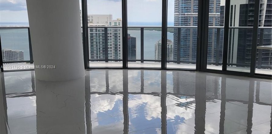 Condo in Miami, Florida, 3 bedrooms  № 1181709