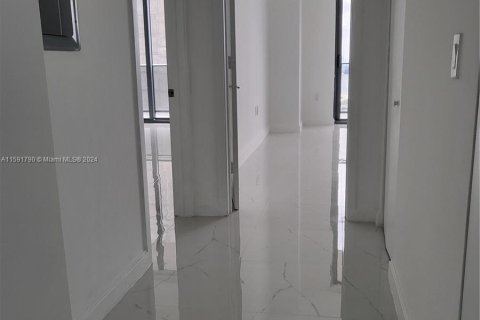 Condo in Miami, Florida, 3 bedrooms  № 1181709 - photo 5