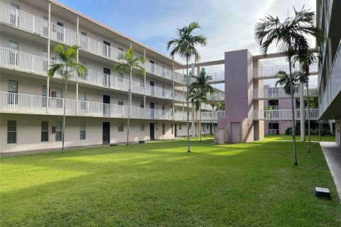 Copropriété à vendre à Lauderhill, Floride: 2 chambres, 89.09 m2 № 1155489 - photo 5