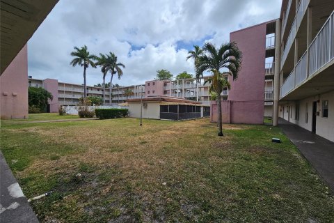 Copropriété à vendre à Lauderhill, Floride: 2 chambres, 89.09 m2 № 1155489 - photo 9