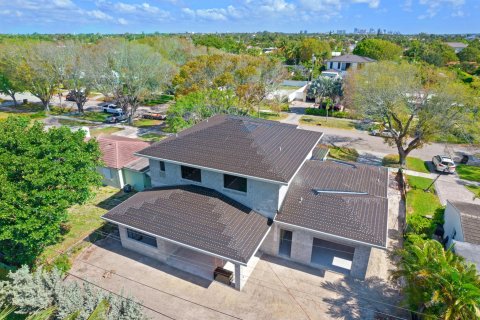 Villa ou maison à vendre à West Palm Beach, Floride: 4 chambres, 310.48 m2 № 1178277 - photo 5