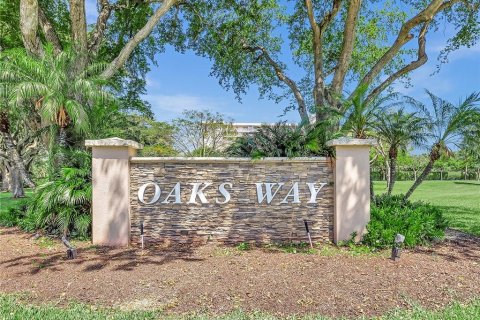 Condo in Pompano Beach, Florida, 2 bedrooms  № 1178243 - photo 1