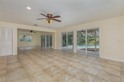 House in Sarasota, Florida 5 bedrooms, 312.15 sq.m. № 1354719 - photo 11