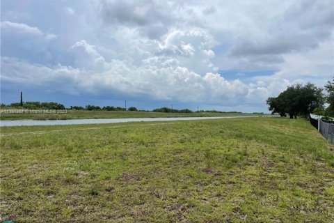 Land in Port St. Lucie, Florida № 532492 - photo 2