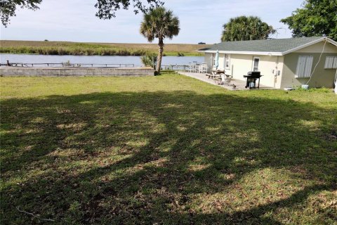 House in Okeechobee, Florida 2 bedrooms, 124.86 sq.m. № 1109608 - photo 2