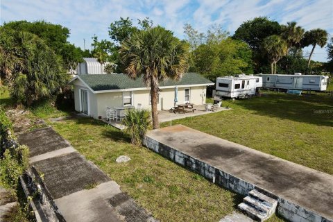 House in Okeechobee, Florida 2 bedrooms, 124.86 sq.m. № 1109608 - photo 3