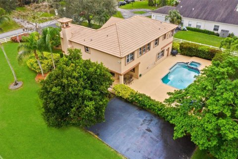 Villa ou maison à vendre à Parkland, Floride: 4 chambres, 324.69 m2 № 986185 - photo 3