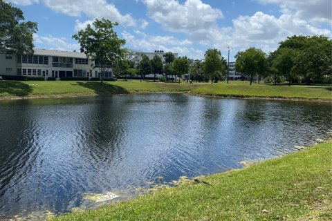 Condo in Deerfield Beach, Florida, 2 bedrooms  № 1151592 - photo 30