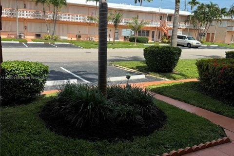 Condominio en venta en Hallandale Beach, Florida, 1 dormitorio, 58.06 m2 № 1270128 - foto 1