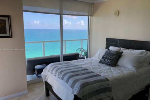 Condo in Sunny Isles Beach, Florida, 2 bedrooms  № 145756 - photo 7