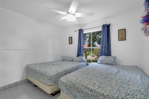 House in Miami, Florida 3 bedrooms, 150.59 sq.m. № 1280761 - photo 10