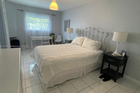 Condominio en venta en Key Biscayne, Florida, 1 dormitorio, 62.8 m2 № 849367 - foto 9