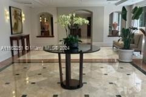 Condo in Key Biscayne, Florida, 2 bedrooms  № 1370427 - photo 2