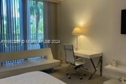 Condo in Key Biscayne, Florida, 2 bedrooms  № 1370427 - photo 14