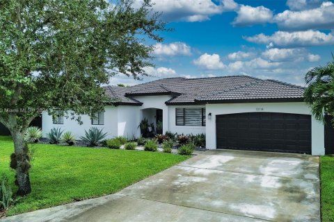 Casa en venta en Miami, Florida, 4 dormitorios, 211.07 m2 № 1365800 - foto 1