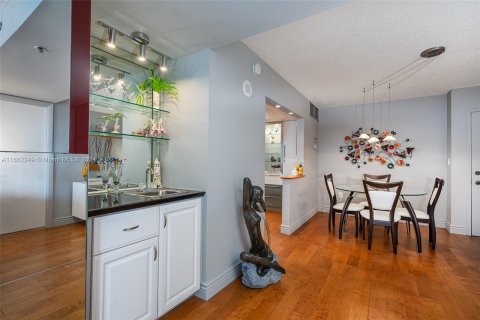 Copropriété à louer à Hollywood, Floride: 2 chambres, 110.55 m2 № 1370425 - photo 12